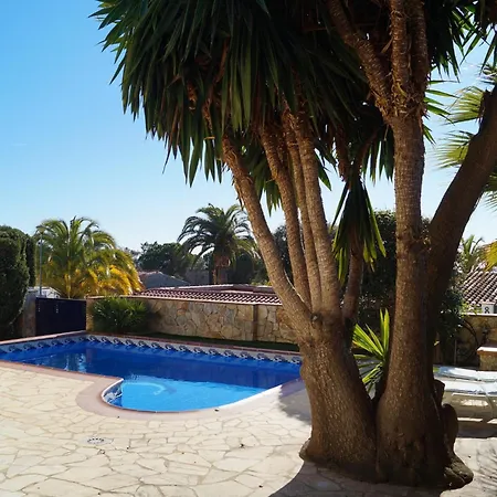 Fischet Vila Lloret de Mar